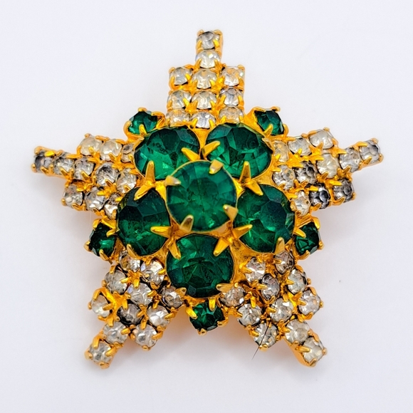 Vintage Green Rhinestone Star Brooch - Picture 2 of 6